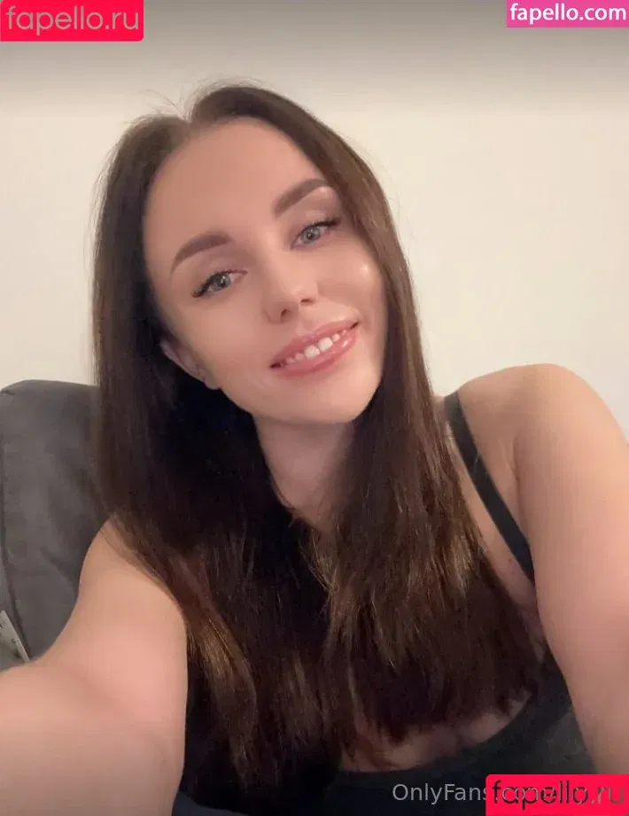 lily_lii / lily_lii1 Onlyfans Photo Gallery 