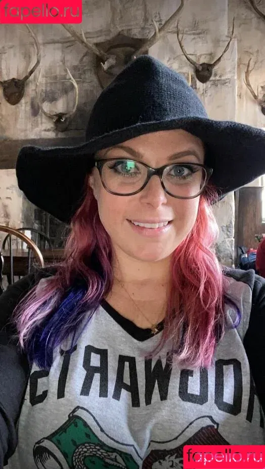 Penny Pax / apoundtoapenny / pennypax Onlyfans Photo Gallery 