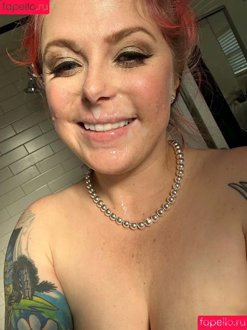 Penny Pax / apoundtoapenny / pennypax Onlyfans Photo Gallery 