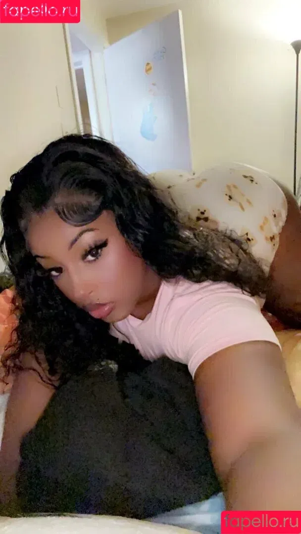 creamyychanel Onlyfans Photo Gallery 