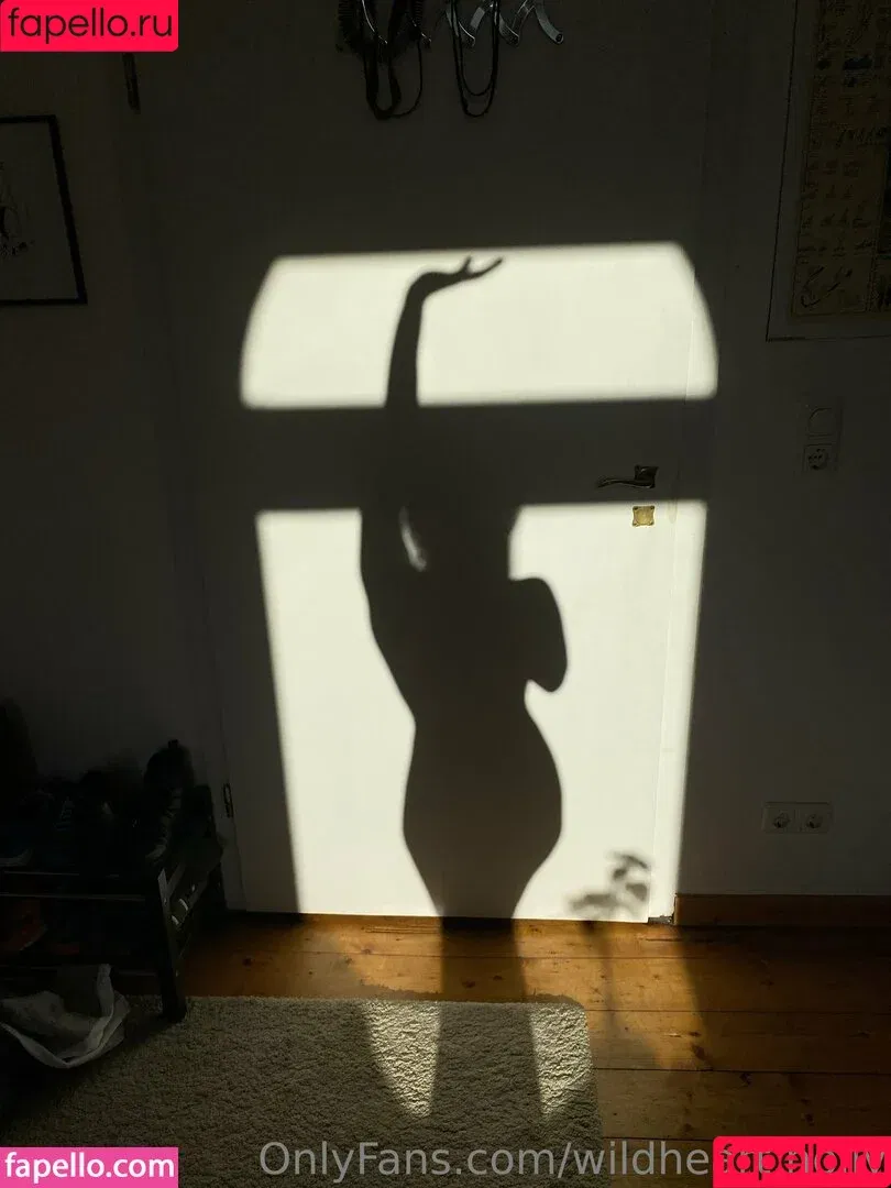 thecaptainswordislaw / wildheart.holly Onlyfans Photo Gallery 