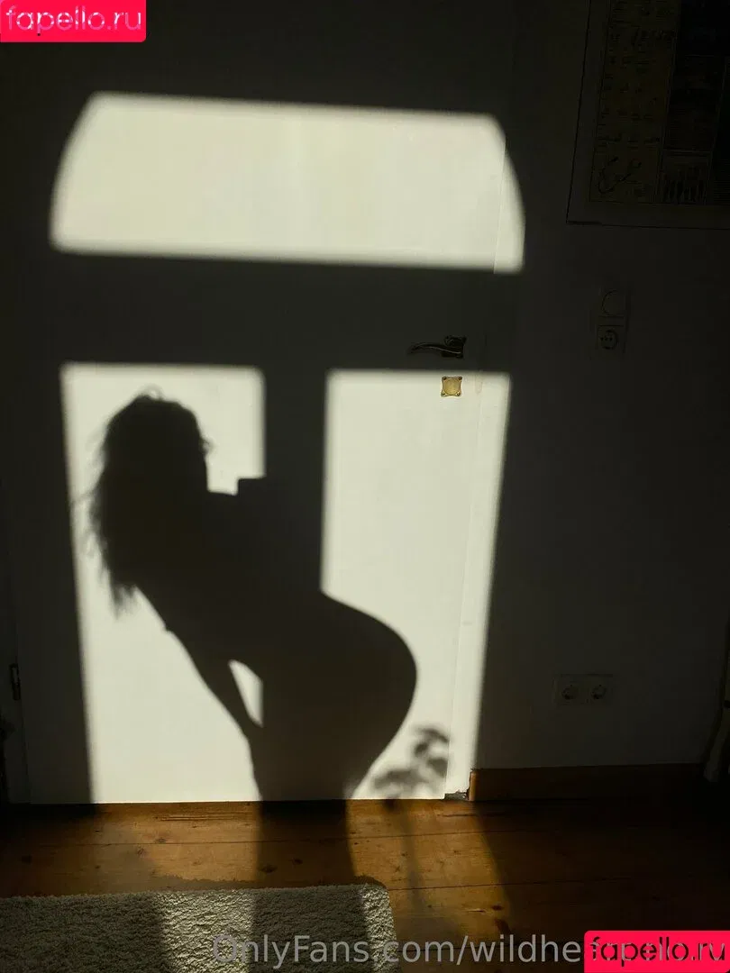 thecaptainswordislaw / wildheart.holly Onlyfans Photo Gallery 