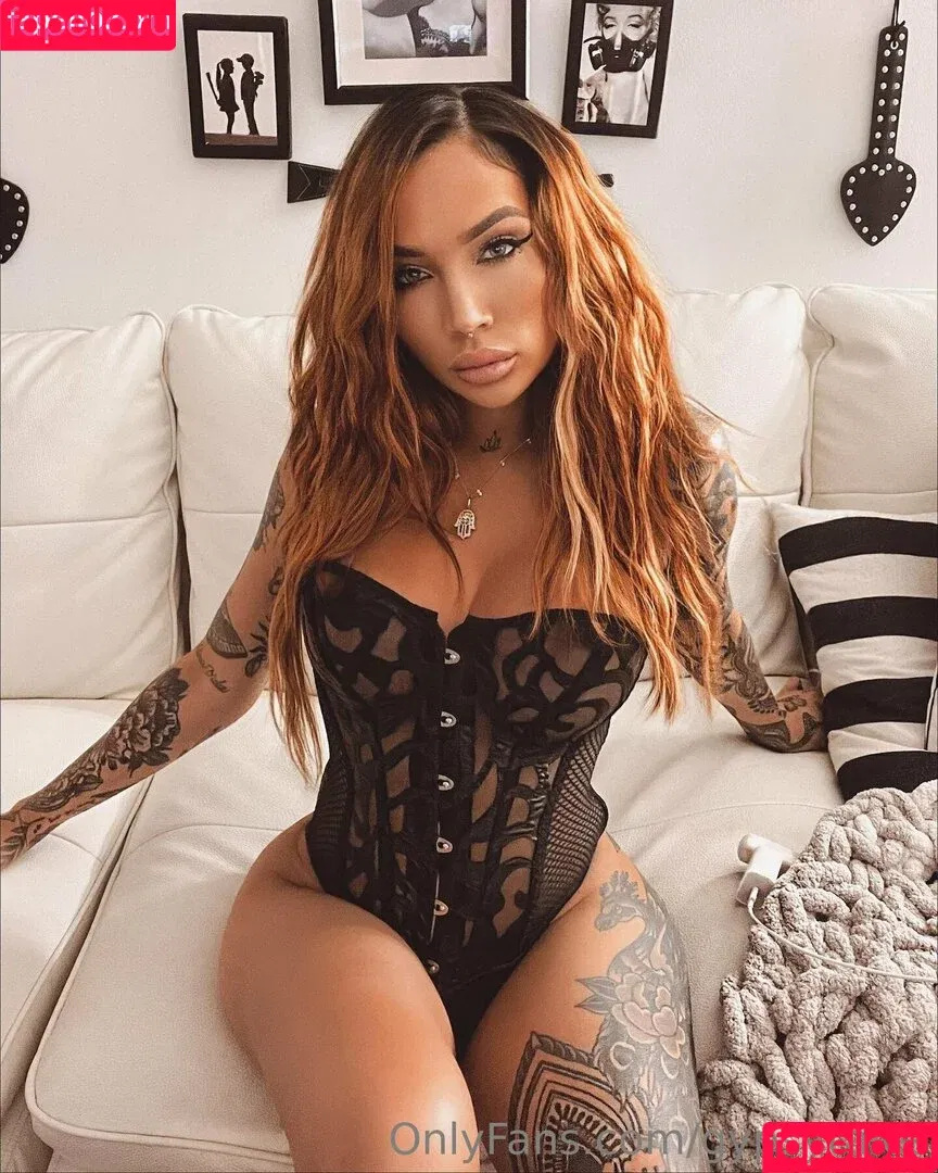 gypsytales / gypsytalespodcast Onlyfans Photo Gallery 