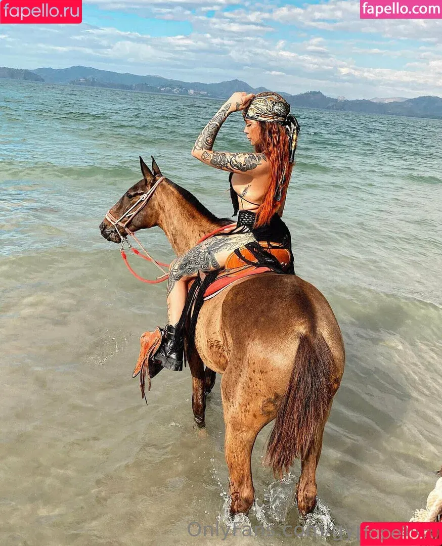 gypsytales / gypsytalespodcast Onlyfans Photo Gallery 