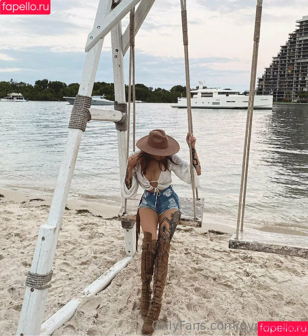 gypsytales / gypsytalespodcast Onlyfans Photo Gallery 