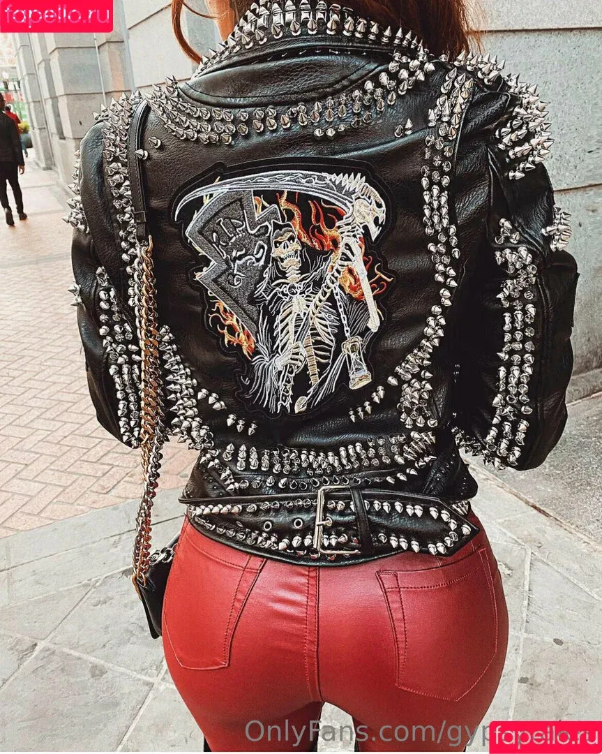 gypsytales / gypsytalespodcast Onlyfans Photo Gallery 