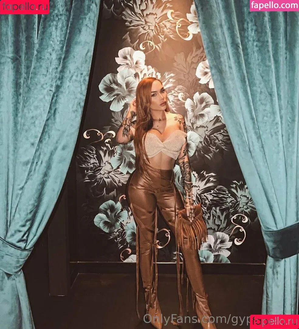 gypsytales / gypsytalespodcast Onlyfans Photo Gallery 