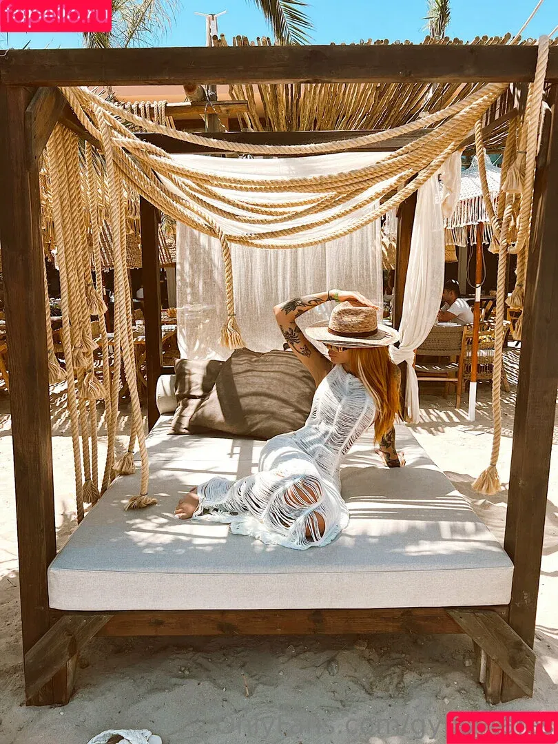 gypsytales / gypsytalespodcast Onlyfans Photo Gallery 