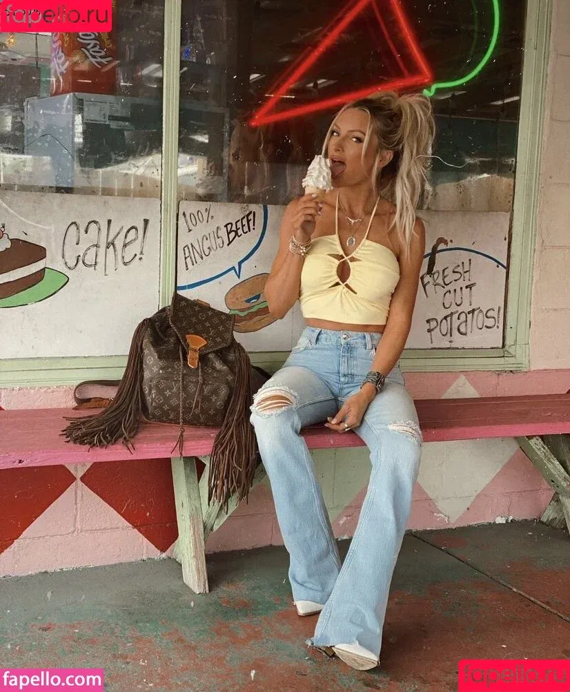 Holly Stocks / holly_stocks_ / hollystarkk Onlyfans Photo Gallery 