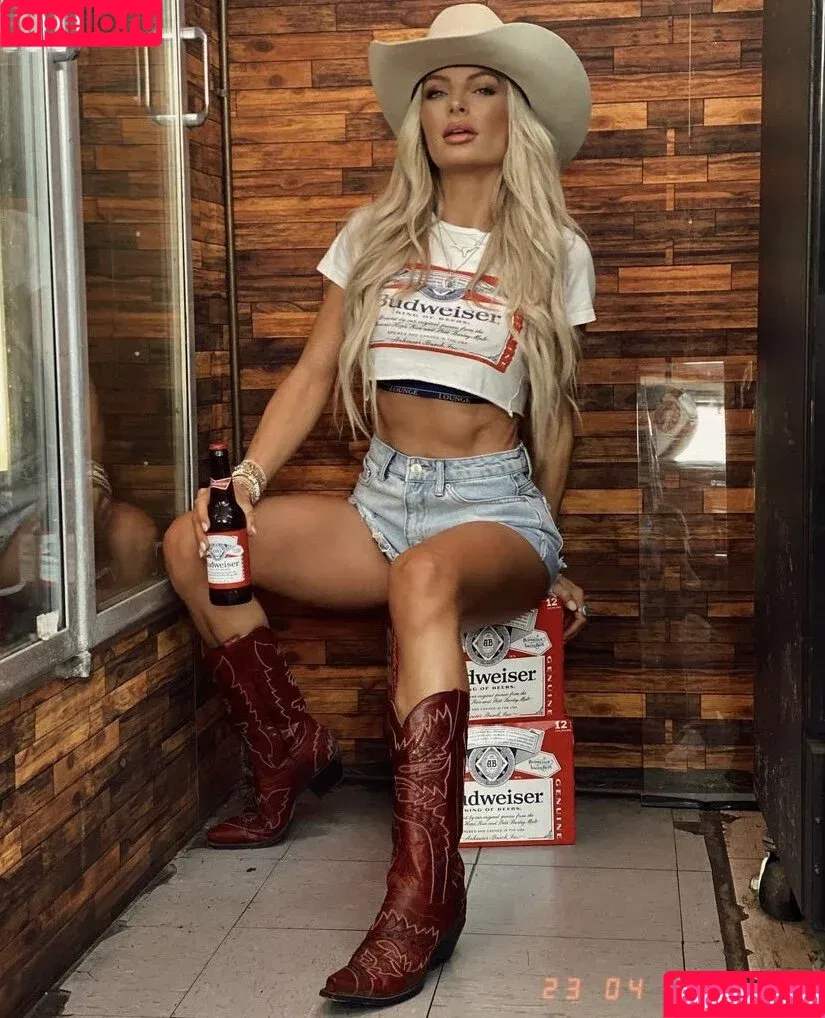 Holly Stocks / holly_stocks_ / hollystarkk Onlyfans Photo Gallery 