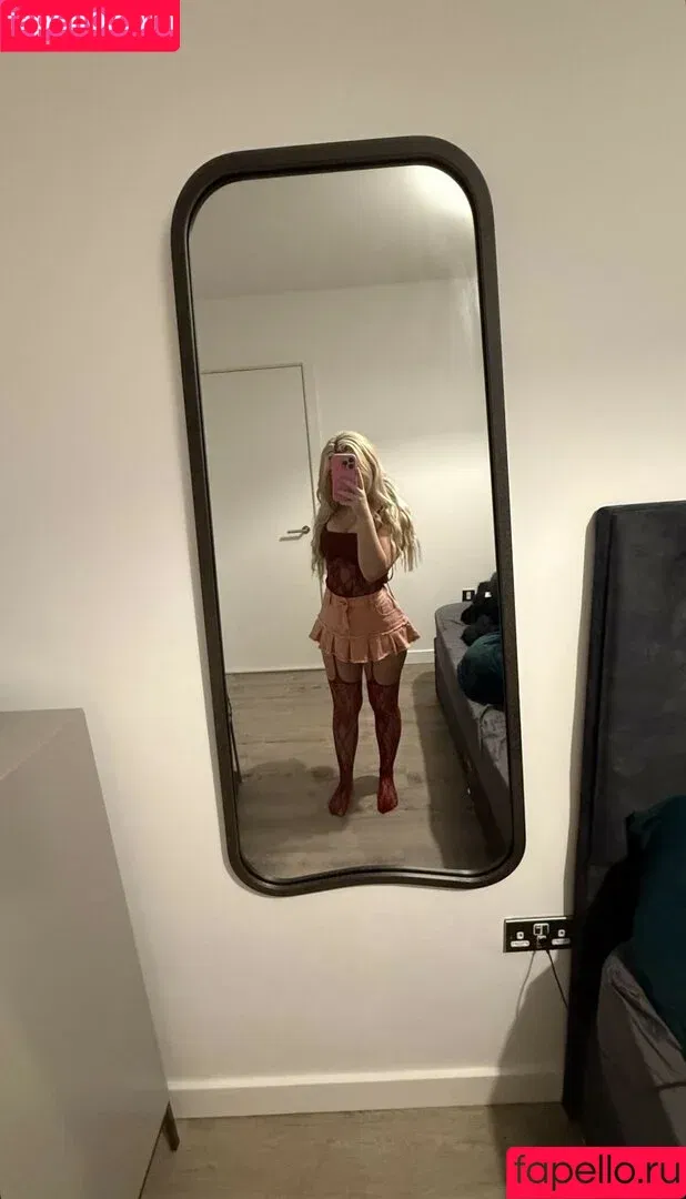 internetxgrrl / yourinternetgirlfriendx Onlyfans Photo Gallery 