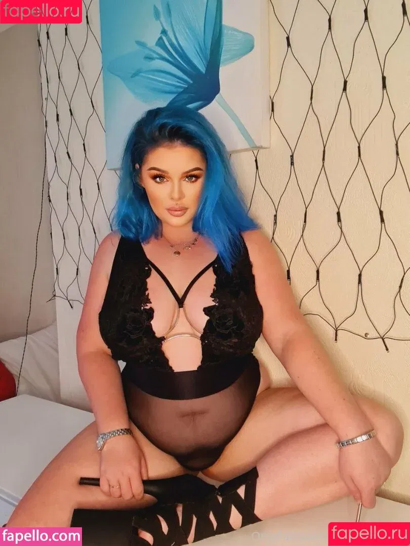 beckybeeofficial / iambeckyg Onlyfans Photo Gallery 