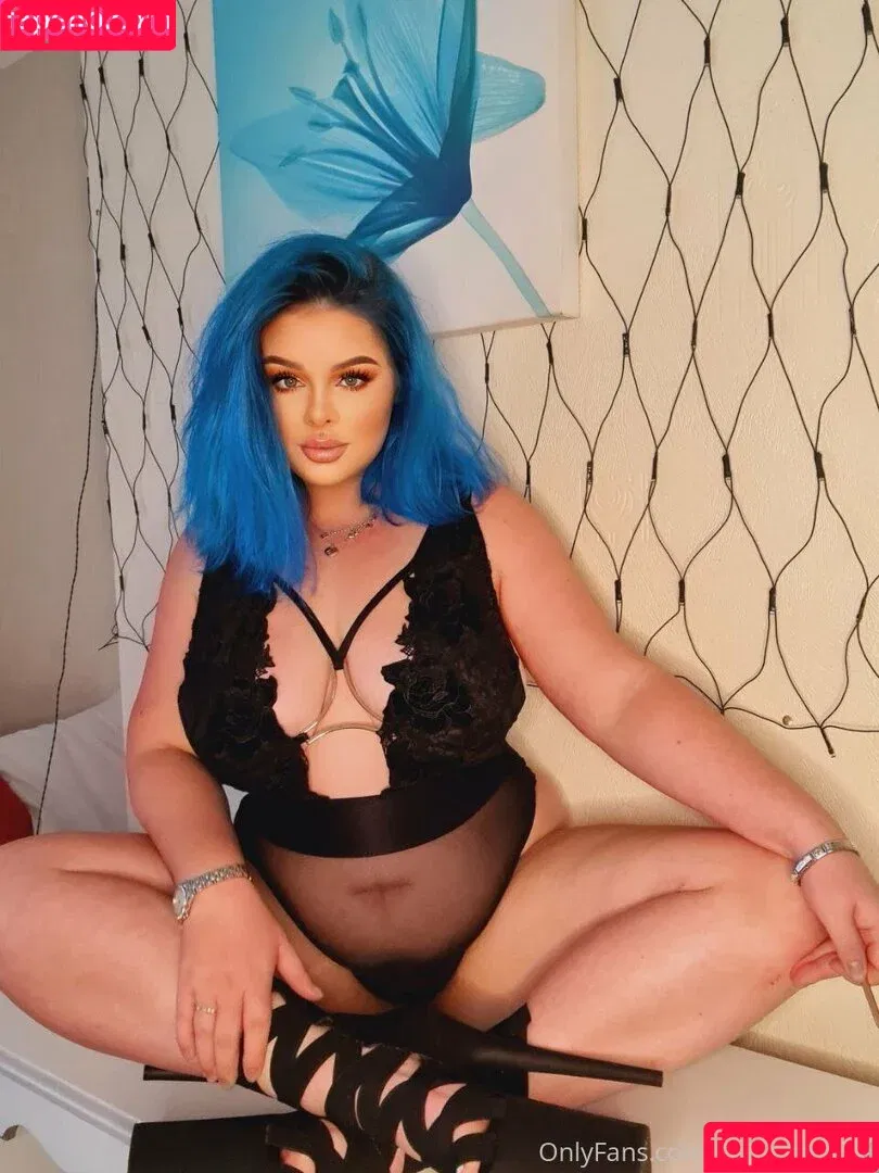 beckybeeofficial / iambeckyg Onlyfans Photo Gallery 