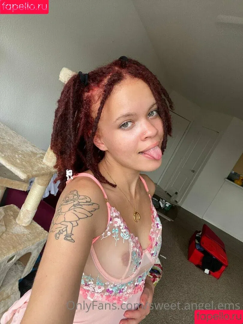 sweet.angel.ems Onlyfans Photo Gallery 