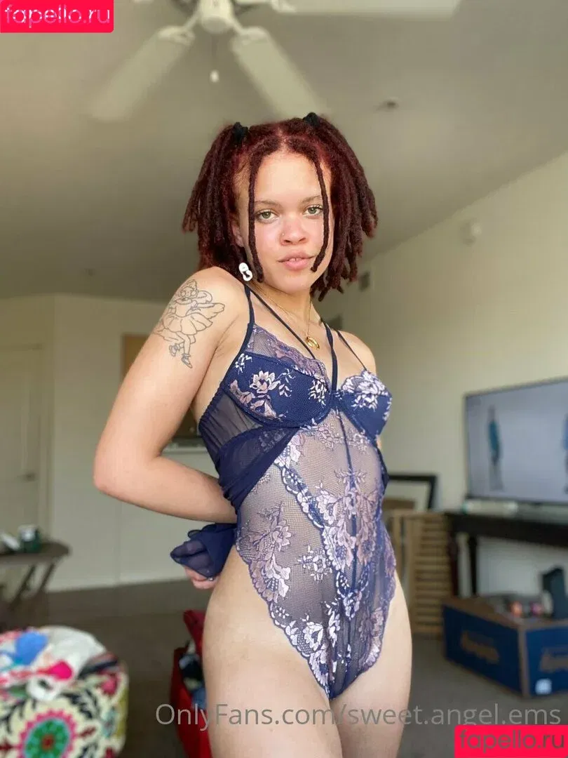 sweet.angel.ems Onlyfans Photo Gallery 