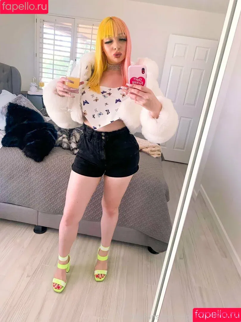 Sapphire Summers / sapphiresummersofficial Onlyfans Photo Gallery 