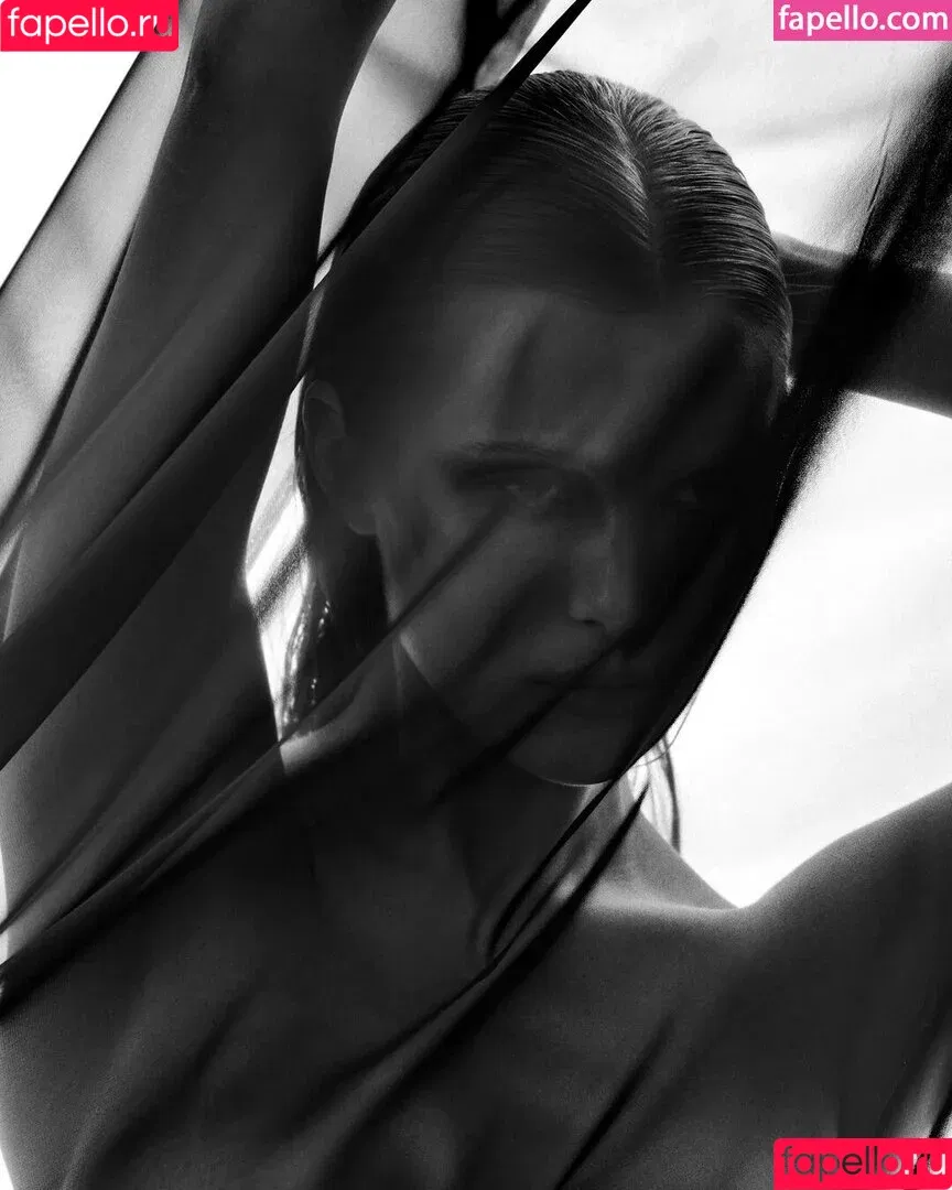 Laura Oganessian / lauraoganessian Onlyfans Photo Gallery 