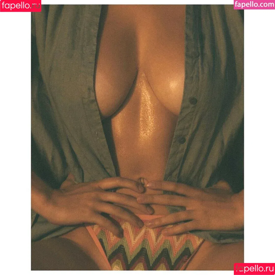 Laura Oganessian / lauraoganessian Onlyfans Photo Gallery 