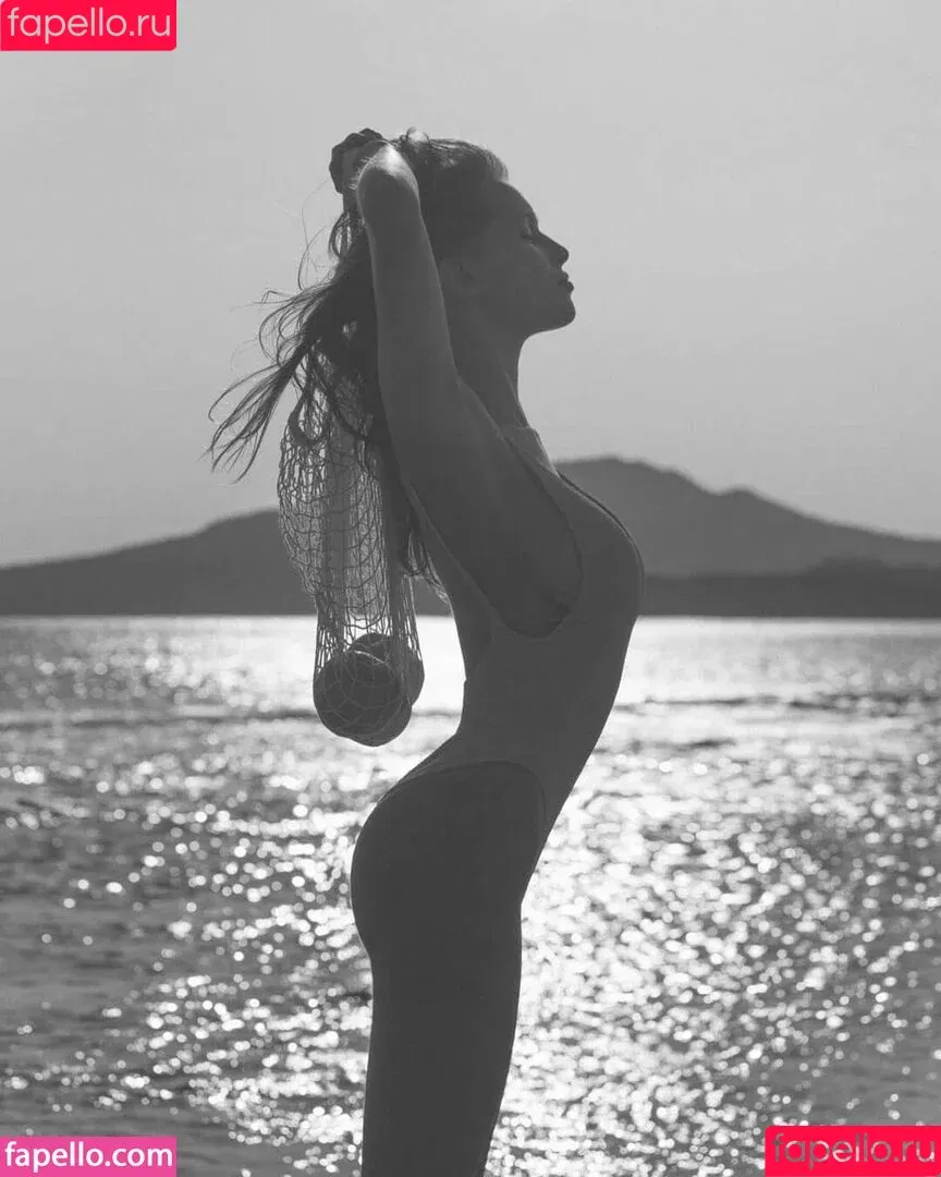 Laura Oganessian / lauraoganessian Onlyfans Photo Gallery 