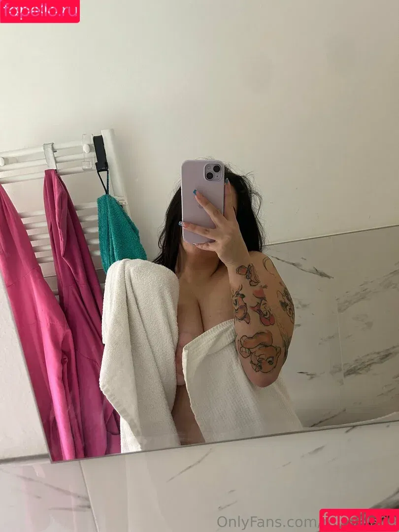 micaela98 Onlyfans Photo Gallery 
