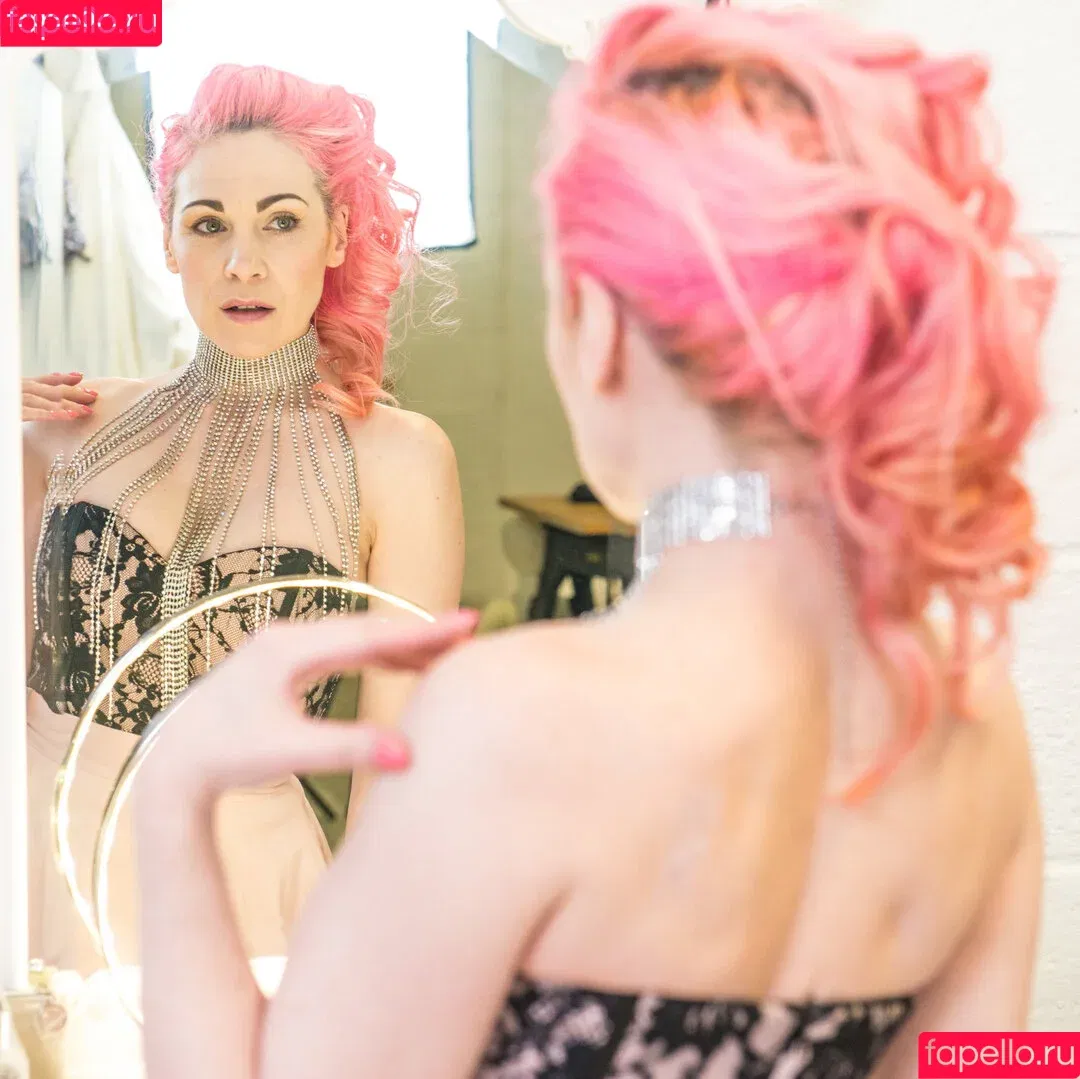 bombchel / shopbombchel Onlyfans Photo Gallery 