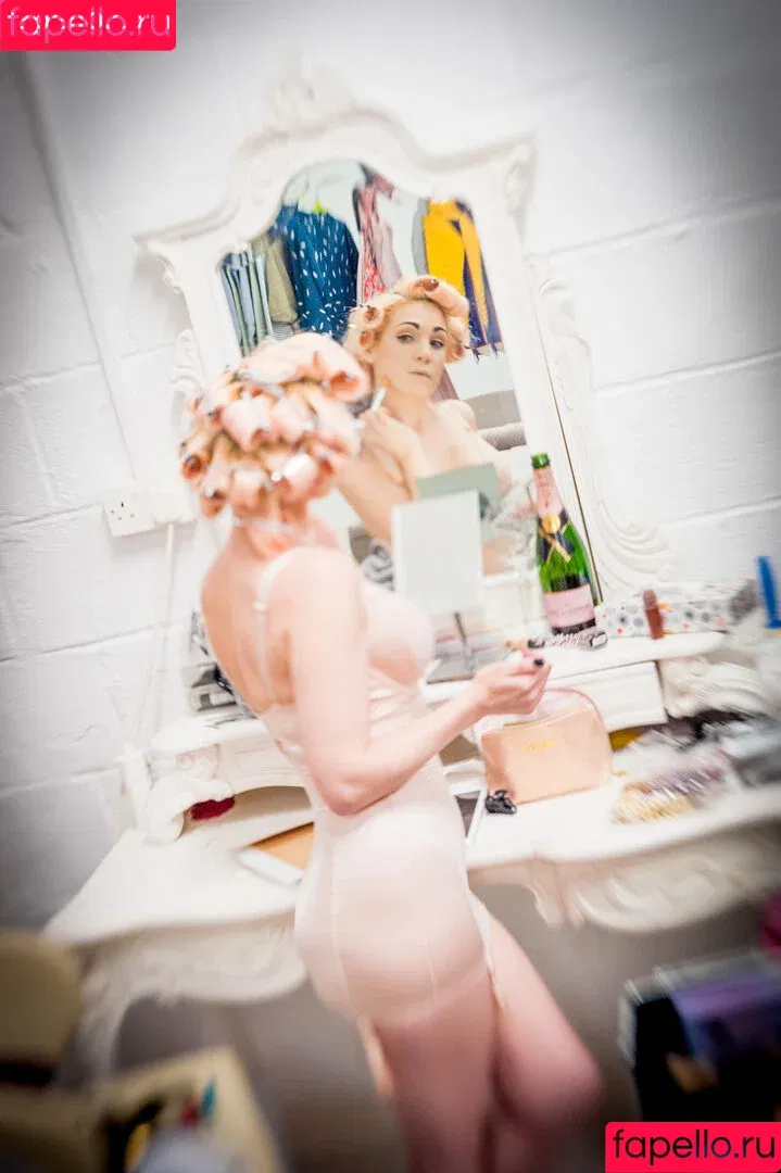 bombchel / shopbombchel Onlyfans Photo Gallery 