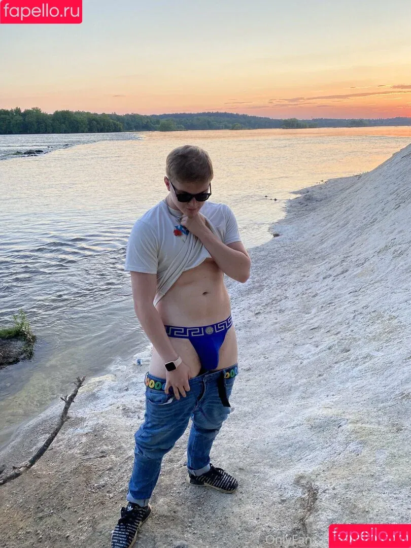 itsjustmyless / justmyless Onlyfans Photo Gallery 