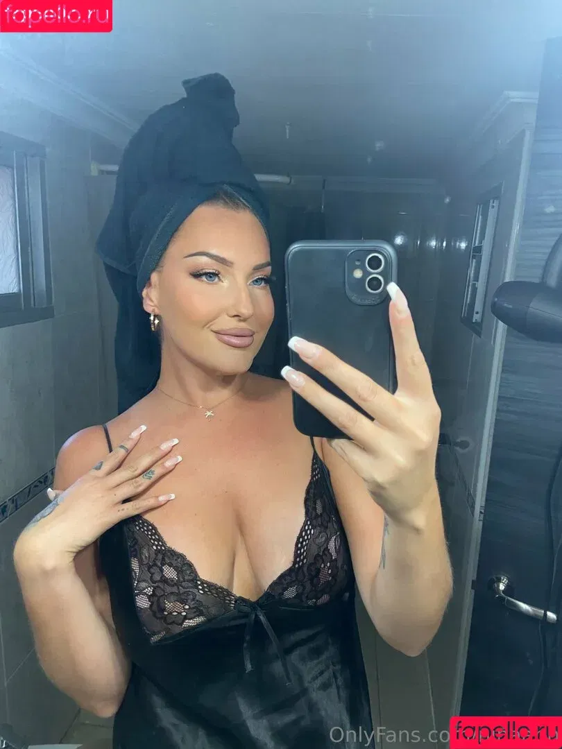 ninaahh / ninaahhvip Onlyfans Photo Gallery 