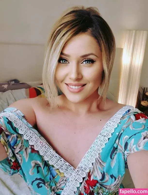Sophie Onlyfans Photo Gallery 