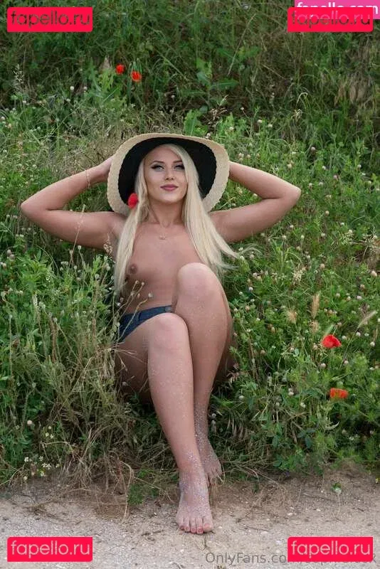 Sophie Onlyfans Photo Gallery 