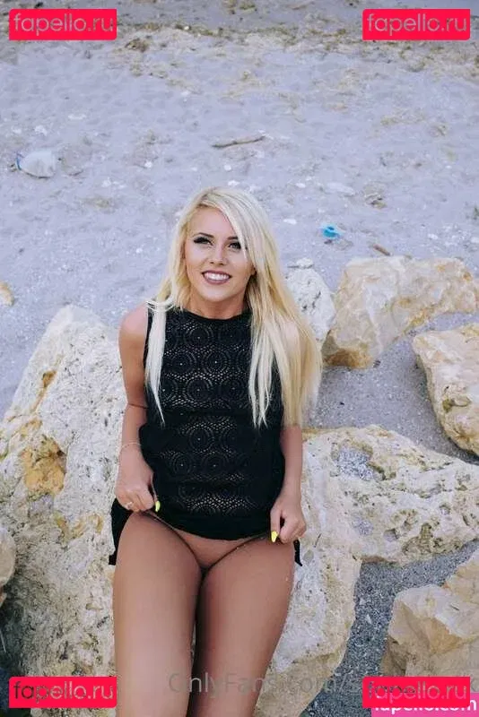 Sophie Onlyfans Photo Gallery 