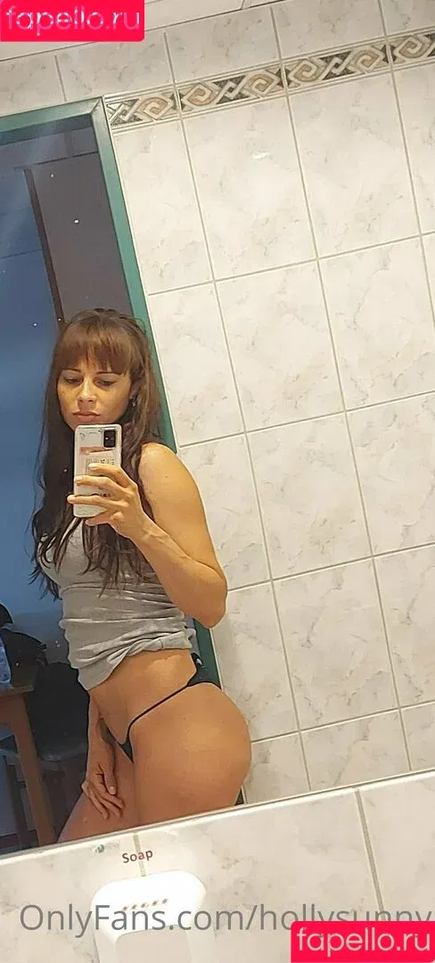 hollysunny / xsilla1990 Onlyfans Photo Gallery 