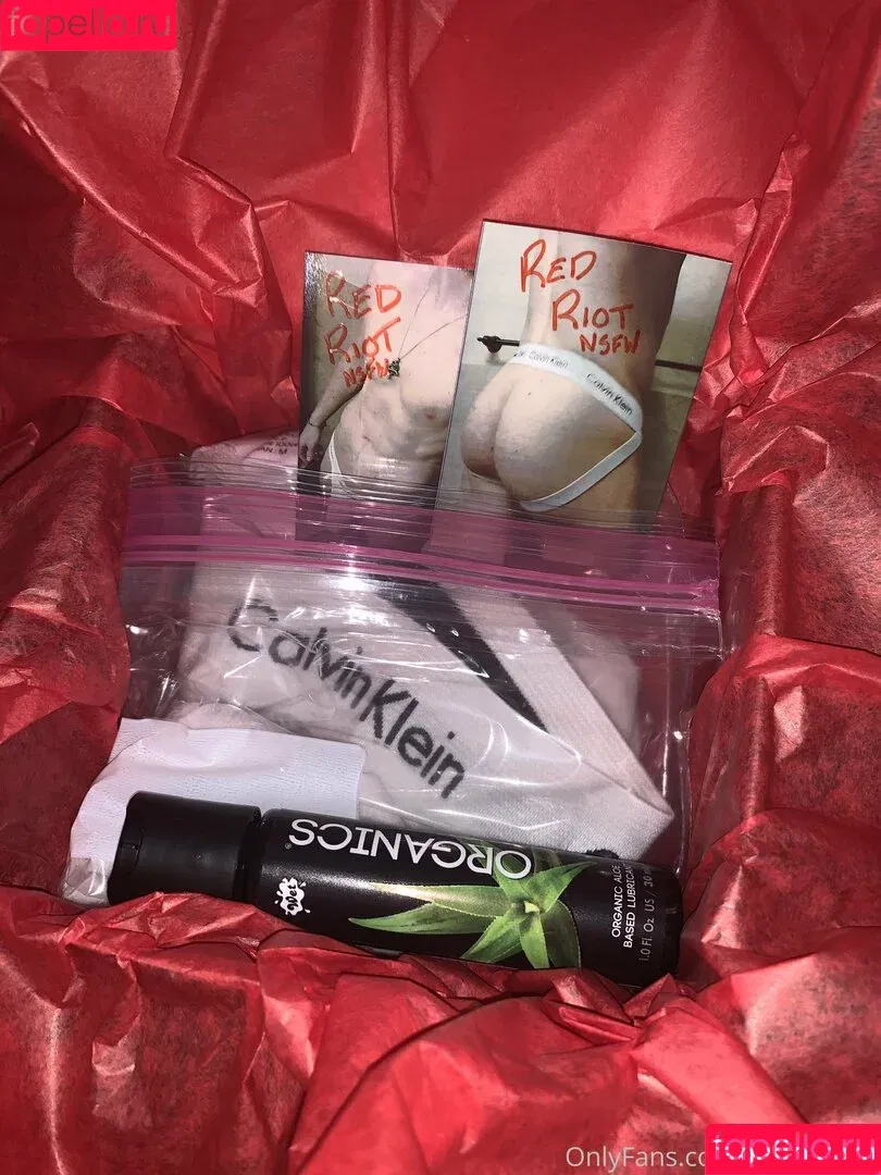 redriotfree / redriotnsfw Onlyfans Photo Gallery 