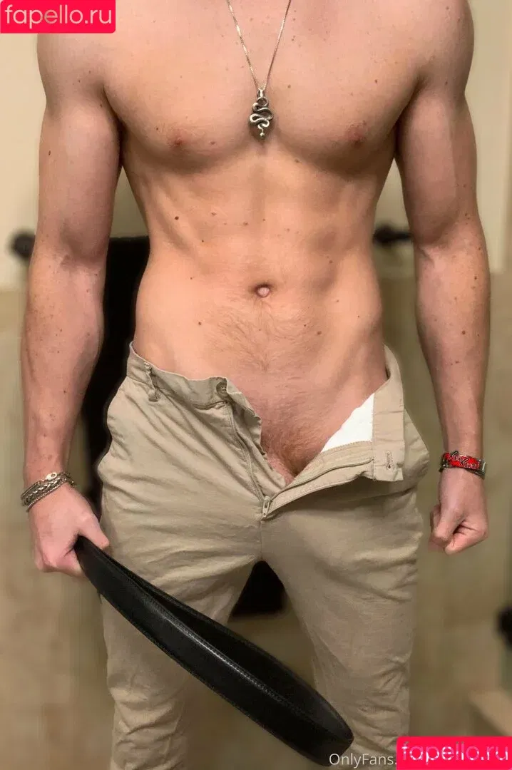 redriotfree / redriotnsfw Onlyfans Photo Gallery 