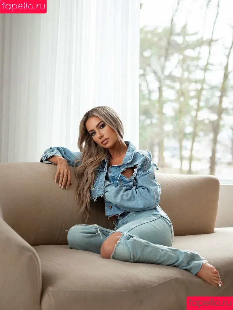 juliannee.free / juliannehopee Onlyfans Photo Gallery 