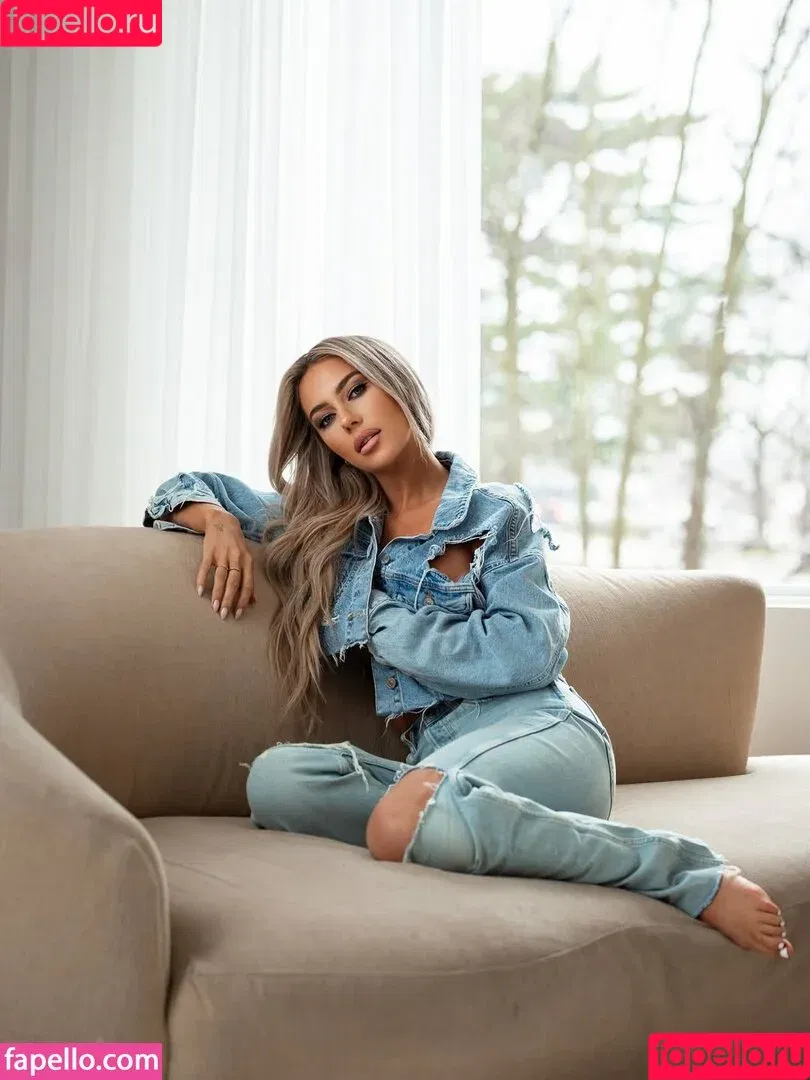 juliannee.free / juliannehopee Onlyfans Photo Gallery 