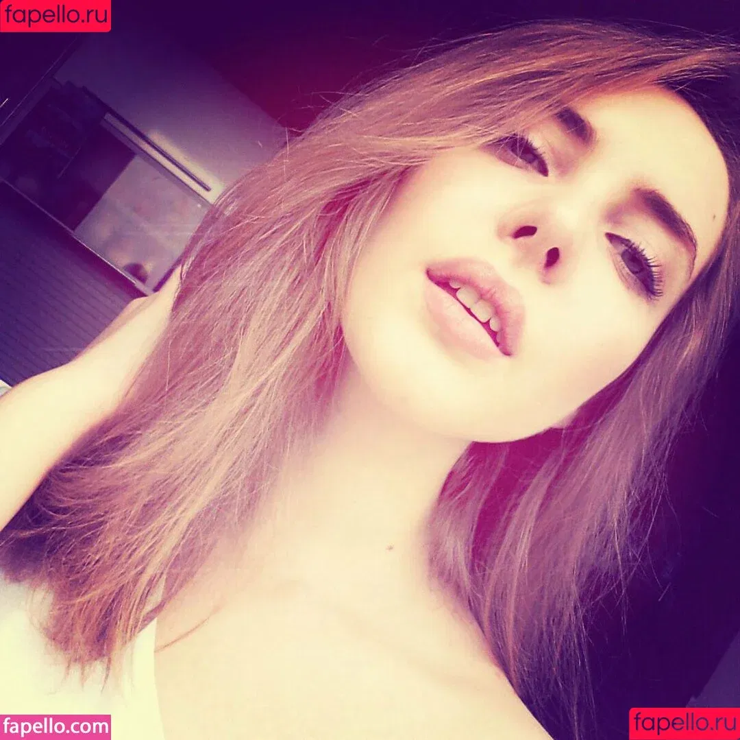 Alissa Strekozova / alissaofficial_ Onlyfans Photo Gallery 