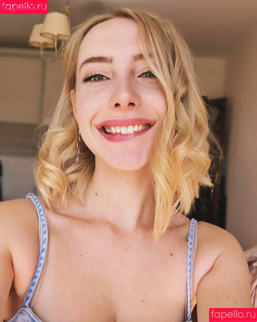 Alissa Strekozova / alissaofficial_ Onlyfans Photo Gallery 