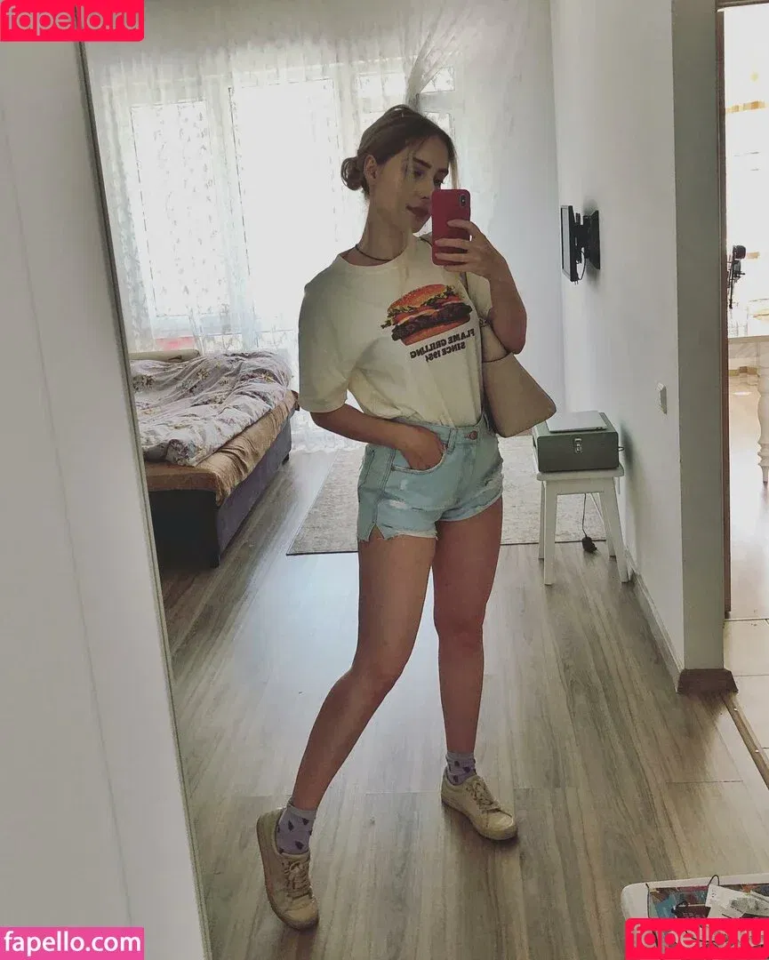 Alissa Strekozova / alissaofficial_ Onlyfans Photo Gallery 