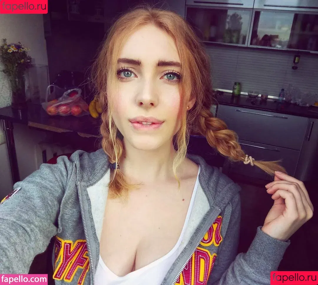 Alissa Strekozova / alissaofficial_ Onlyfans Photo Gallery 