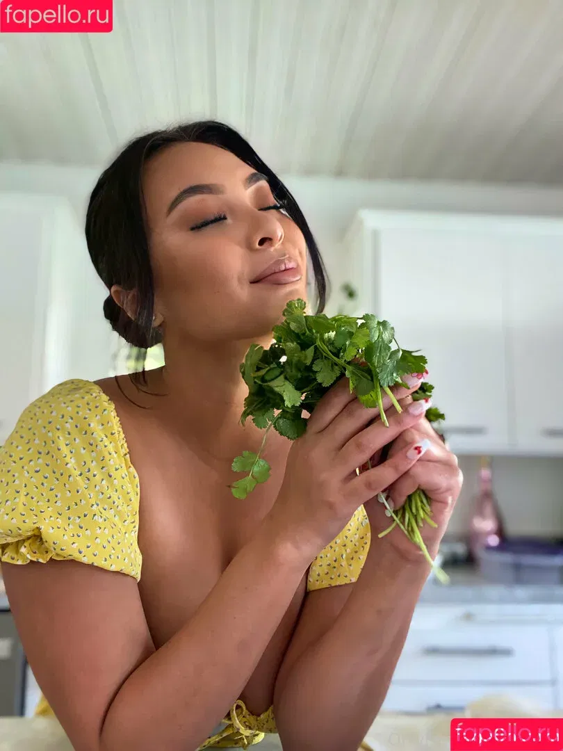 itslindavo / lindavo Onlyfans Photo Gallery 