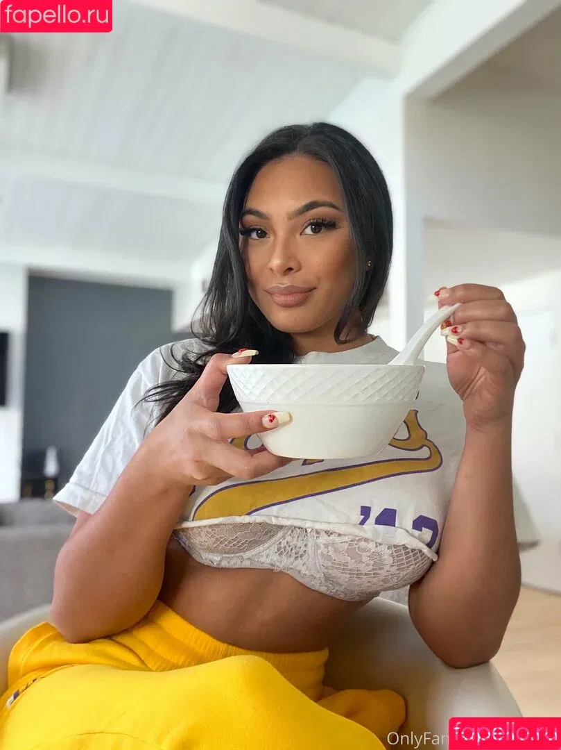 itslindavo / lindavo Onlyfans Photo Gallery 