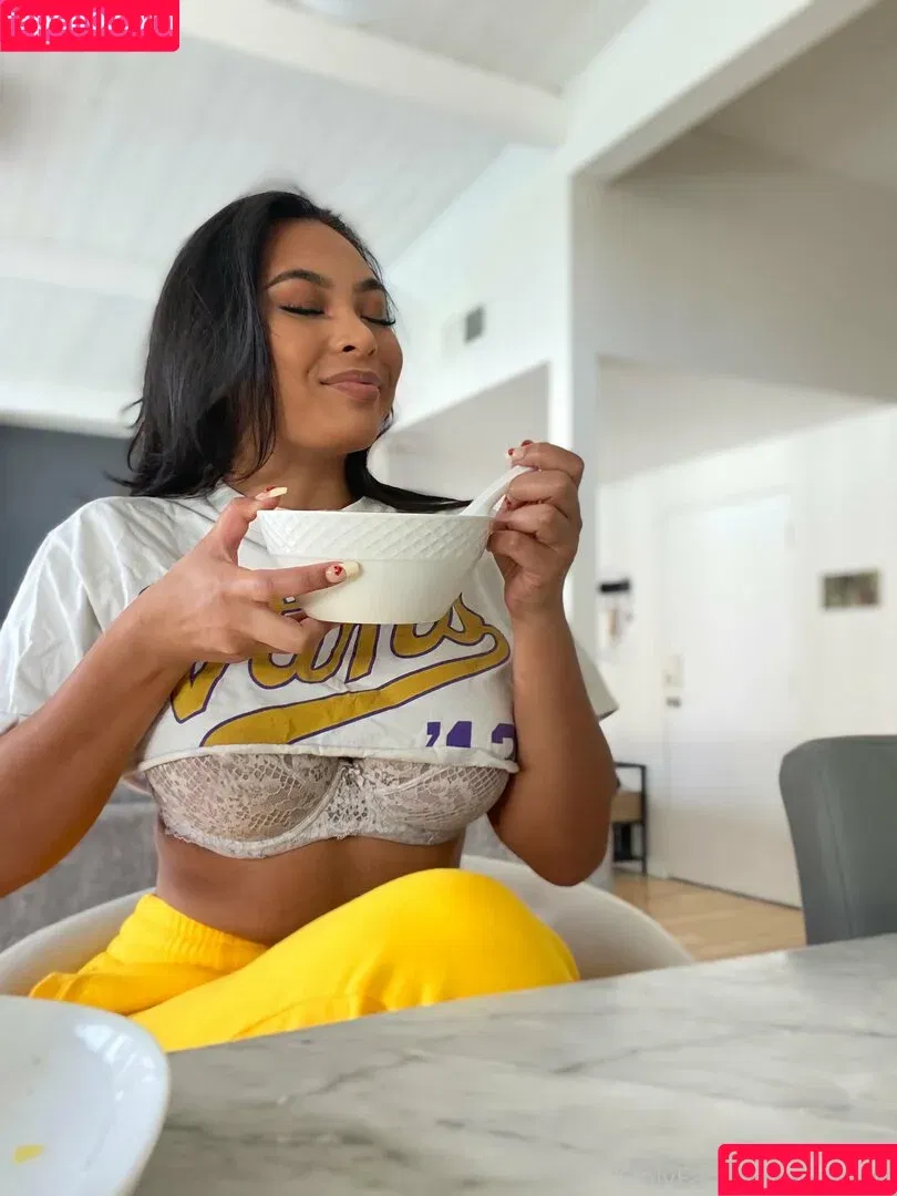 itslindavo / lindavo Onlyfans Photo Gallery 