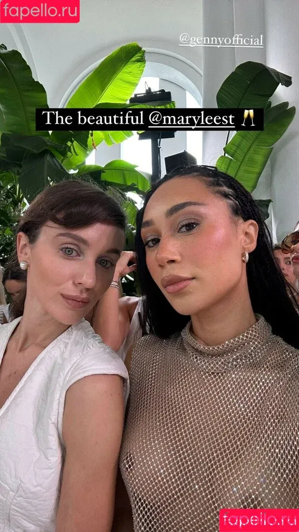 Eva / mylifeaseva Onlyfans Photo Gallery 