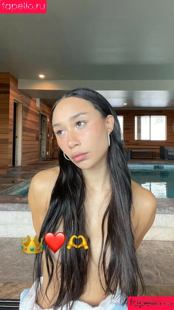 Eva / mylifeaseva Onlyfans Photo Gallery 