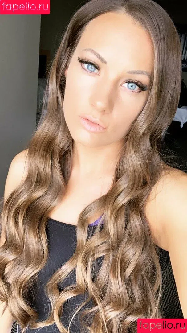 Britney Marie / brittney124 / ojosdelmar1 Onlyfans Photo Gallery 