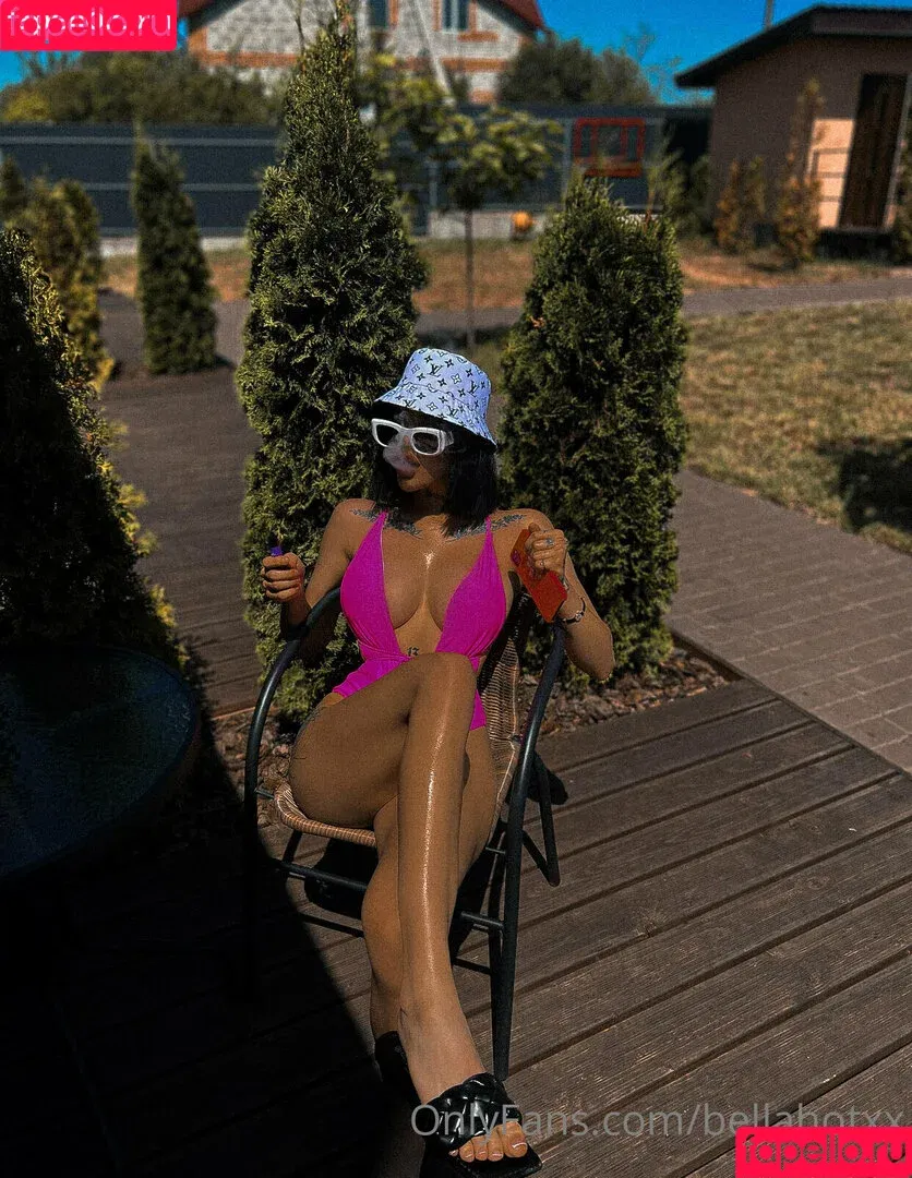 Bellahotxx / bellajsxx Onlyfans Photo Gallery 