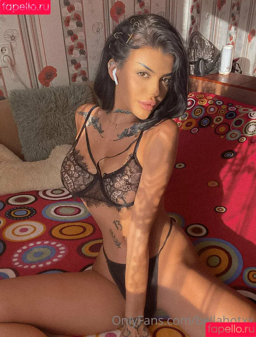 Bellahotxx / bellajsxx Onlyfans Photo Gallery 