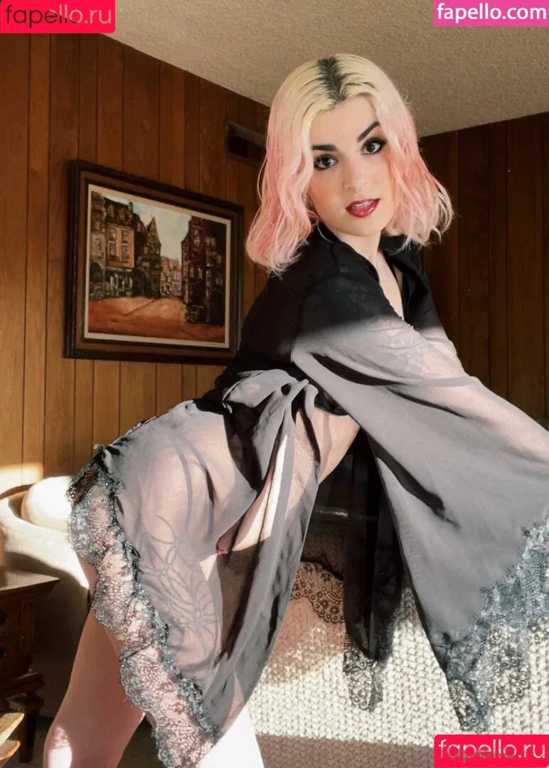 Nic Lynn / tithegirl Onlyfans Photo Gallery 