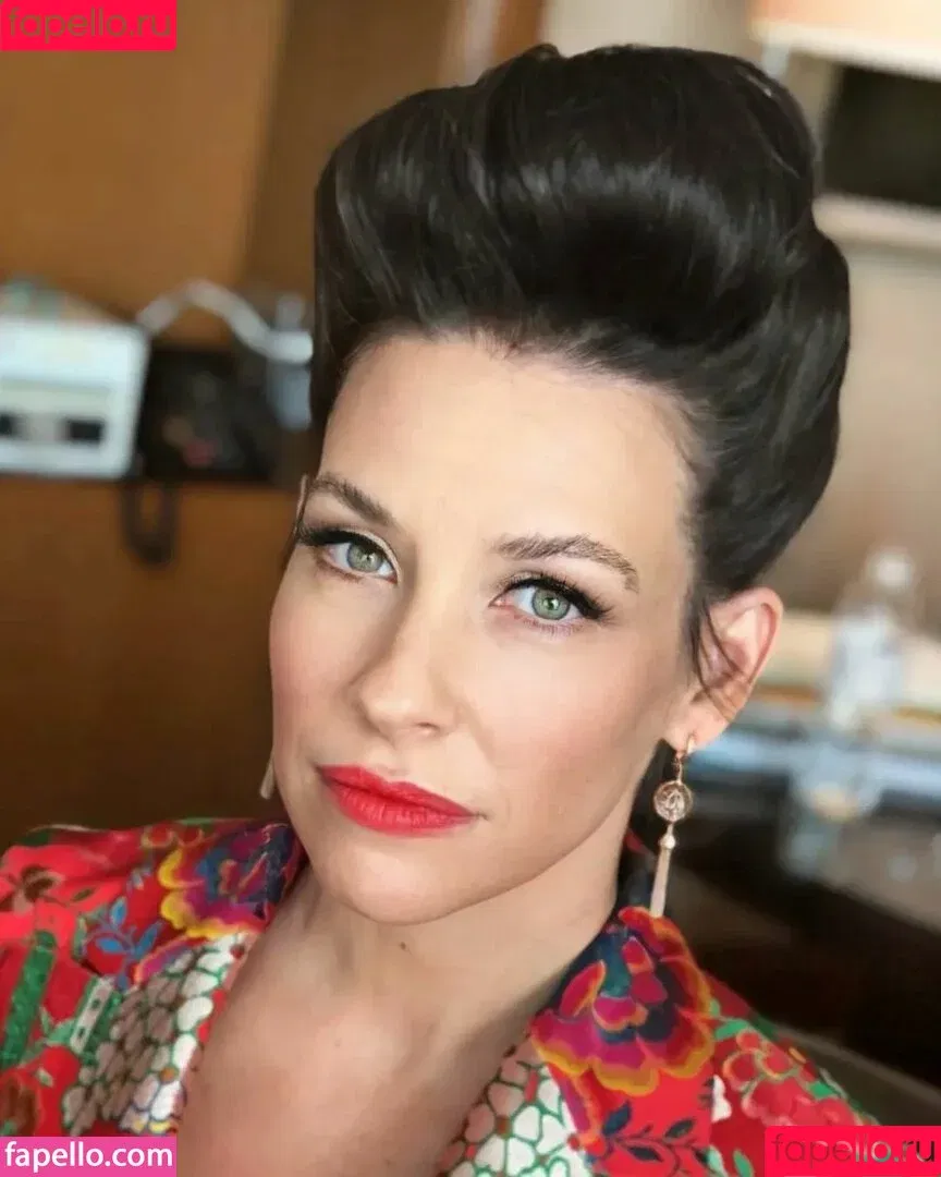 Evangeline Lilly / evangelinelillyofficial / lilyevangeline Onlyfans Photo Gallery 